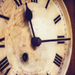 Restauration horloges Nîmes : Les Horloges Vintage : Histoire et Caractéristiques