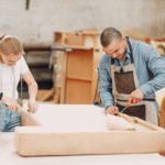 Comment trouver un tapissier au Luxembourg spécialisé dans la restauration de mobilier antique ?